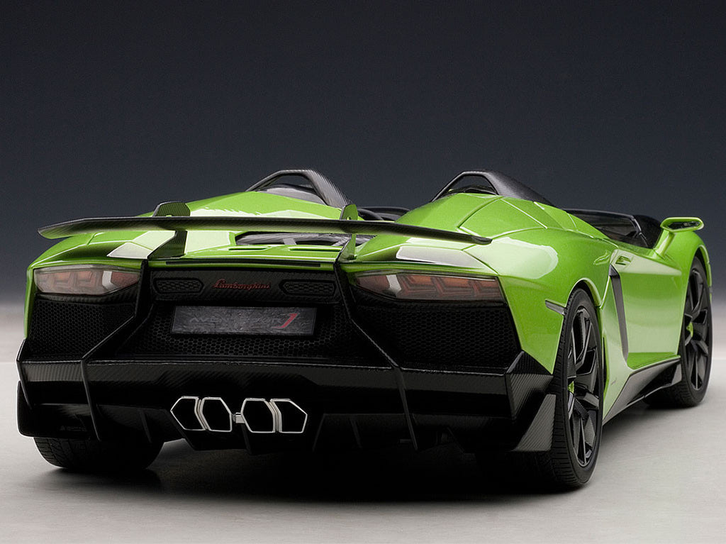 1:18 LAMBORGHINI AVENTADOR J GREEN